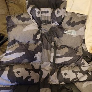 Like new The North Face Down Vest Size Small
